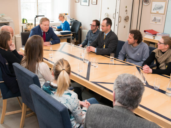  Riigikaitsekomisjoni esimees Marko Mihkelson kohtu Taani ajalooõpetajate delegatsiooniga